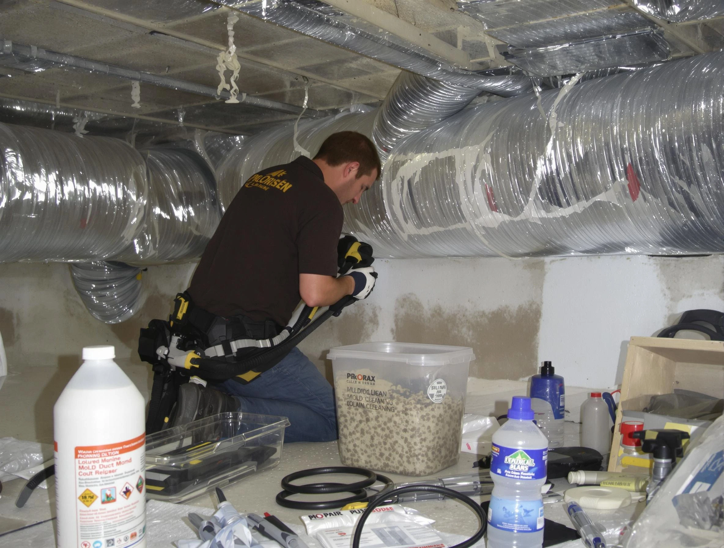 Gardendale Air Duct Cleaning specialist performing professional mold removal from air ducts in Gardendale